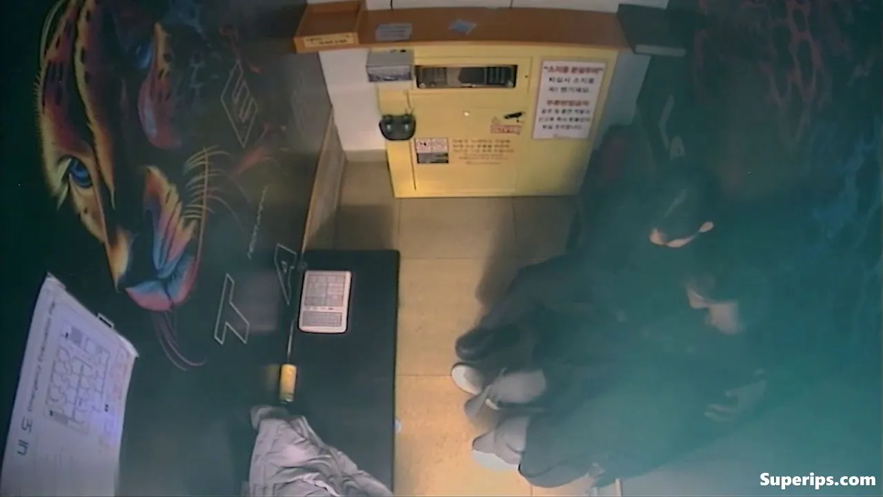 IPCAM – Korean virgin girl at karaoke IPCAM – Korean virgin girl at karaoke