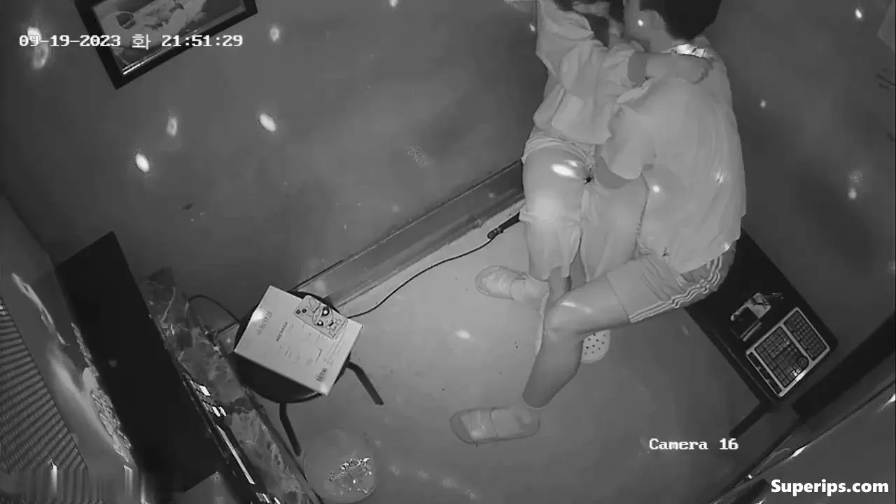 IPCAM – Korean girl gets groped by her boyfriend IPCAM – Korean girl gets groped by her boyfriend