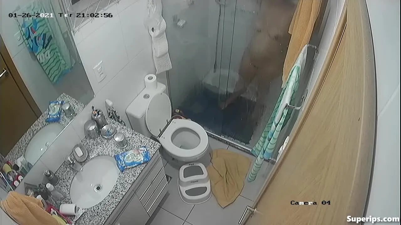 IPCAM β Mature Italian woman uses the bathroom IPCAM β Mature Italian woman uses the bathroom