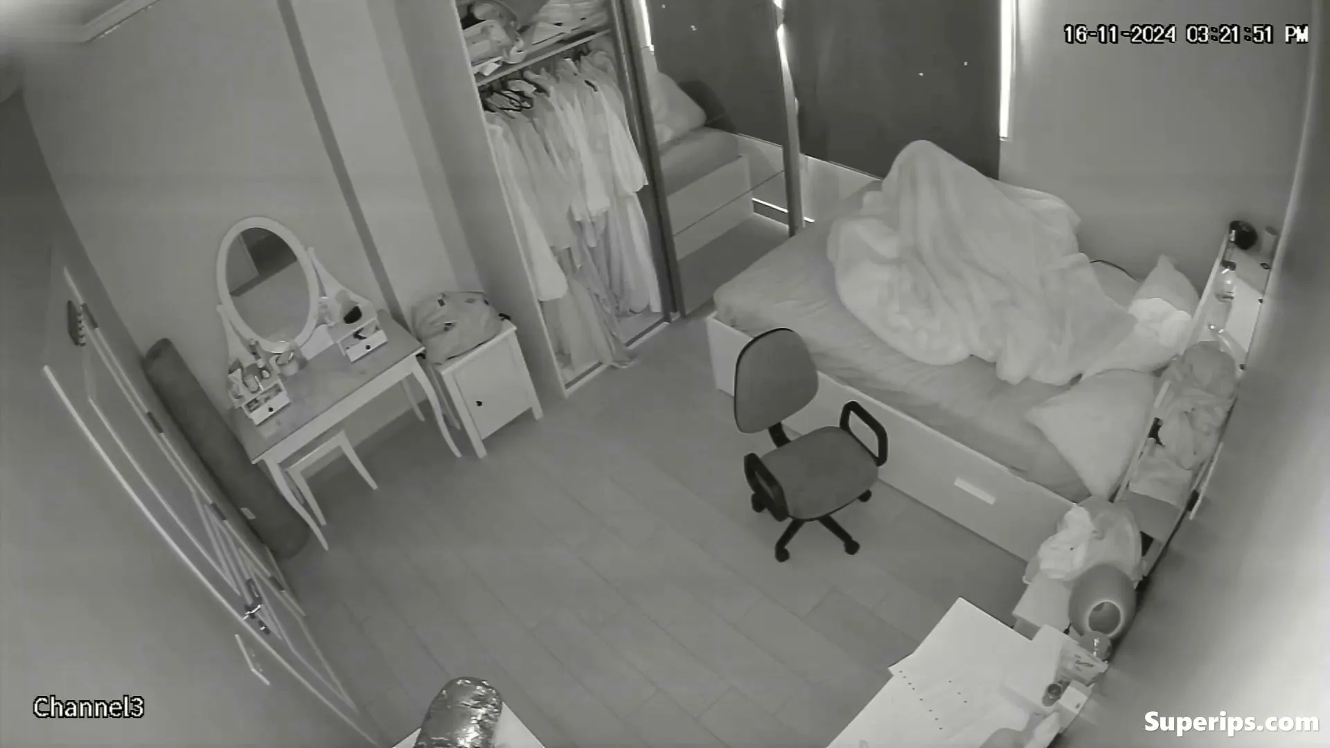 IPCAM – Arab girl masturbates under the sheets IPCAM – Arab girl masturbates under the sheets