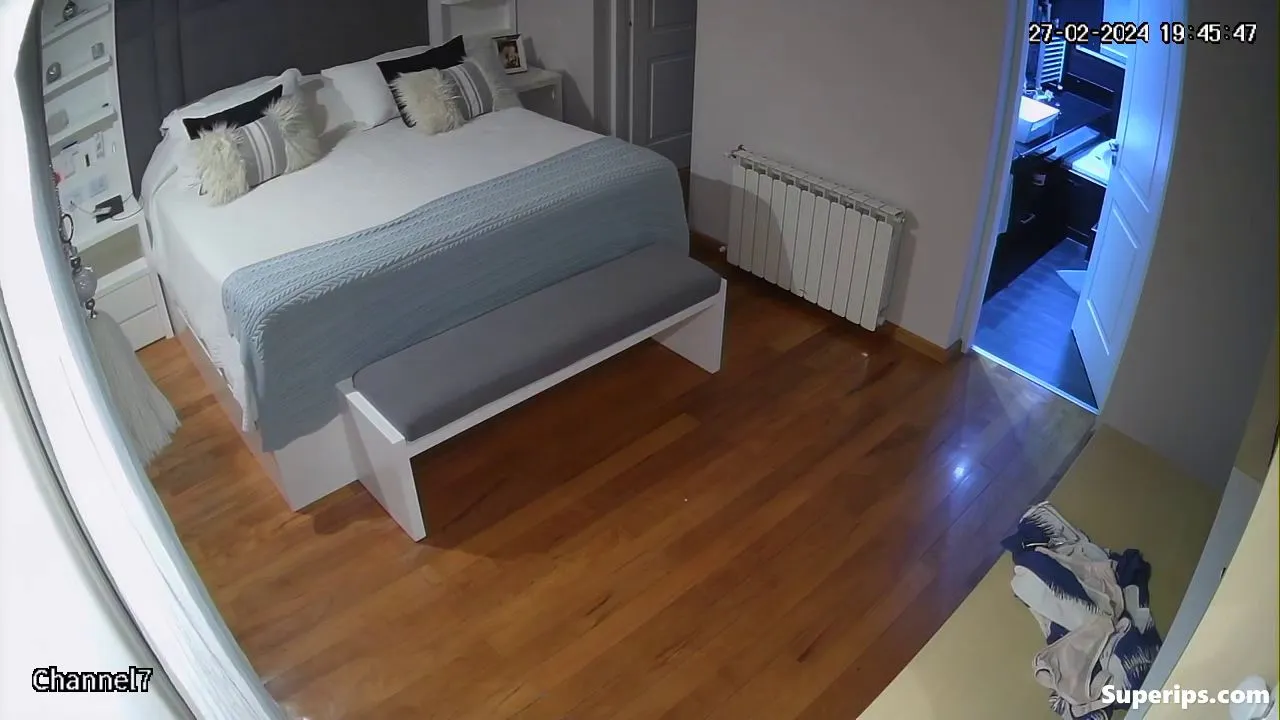 IPCAM – Tanned college girl is naked in her room IPCAM – Tanned college girl is naked in her room
