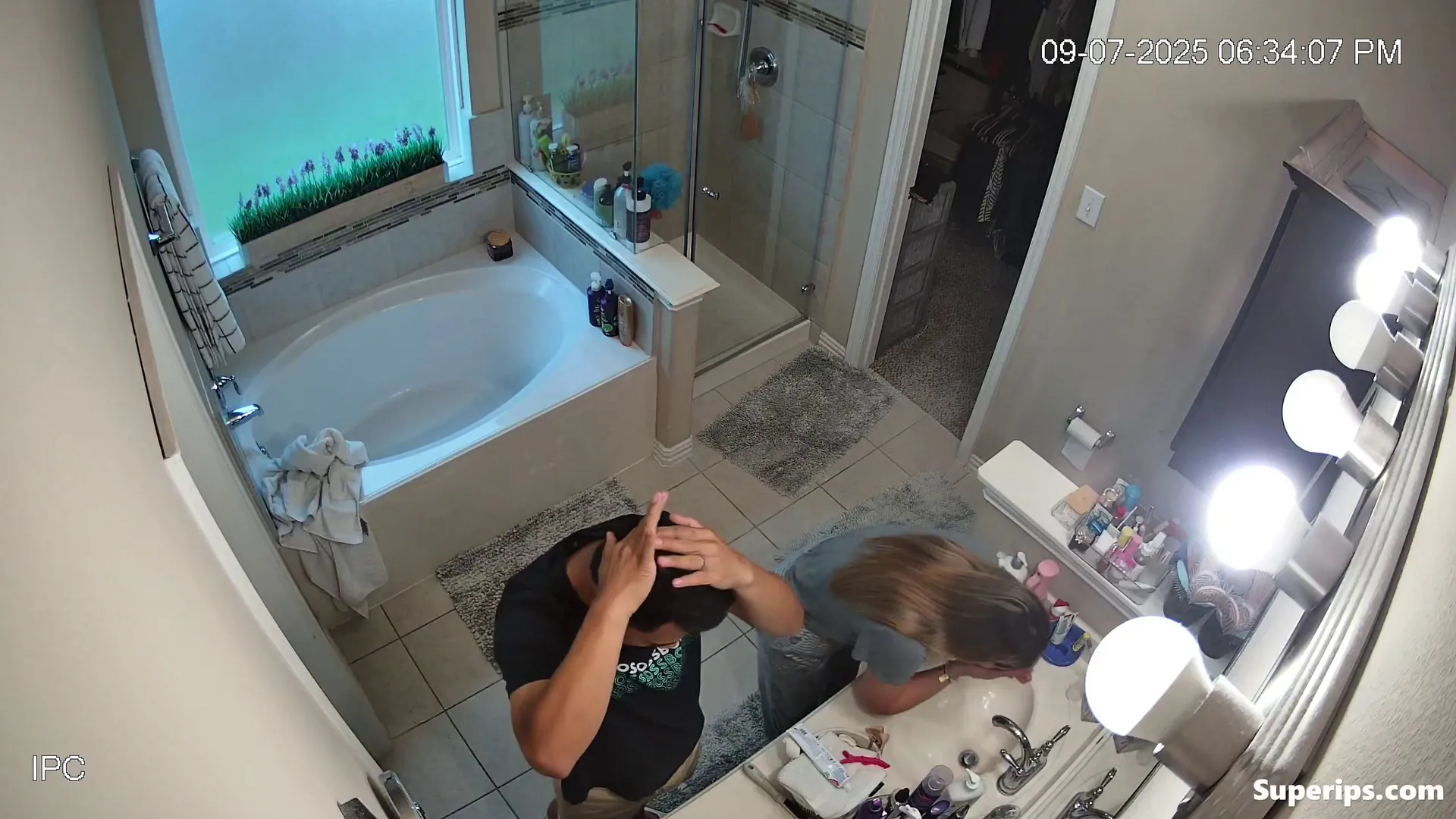 IPCAM – American wife gets fucked in the bathroom IPCAM – American wife gets fucked in the bathroom