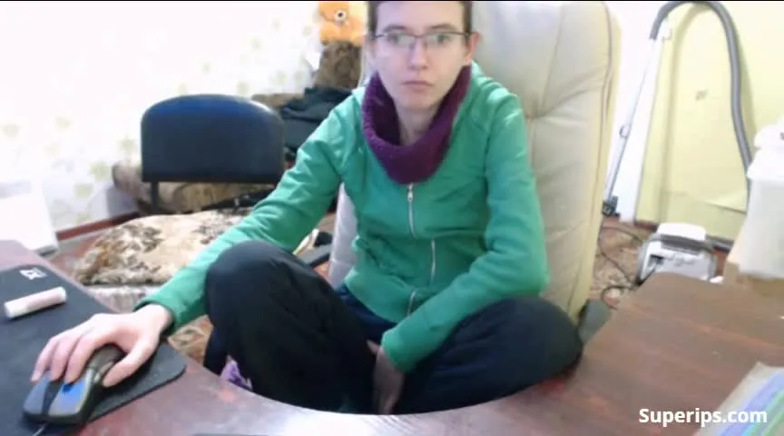 RAT webcam – Nerdy skinny pale woman masturbates RAT webcam – Nerdy skinny pale woman masturbates