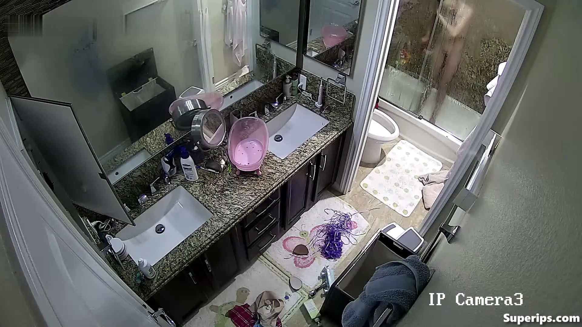 IPCAM β Skinny teenager takes a quick shower IPCAM β Skinny teenager takes a quick shower