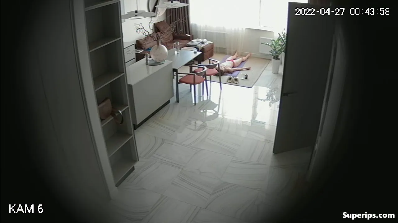 IPCAM – Naked Ukrainian girl in her living room IPCAM – Naked Ukrainian girl in her living room