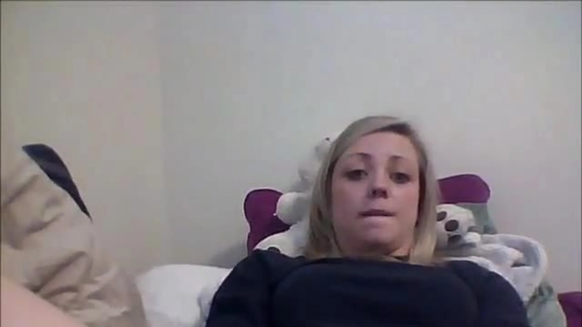 RAT Cam – Gorgeous American girl masturbates with a vibrator RAT Cam – Gorgeous American girl masturbates with a vibrator
