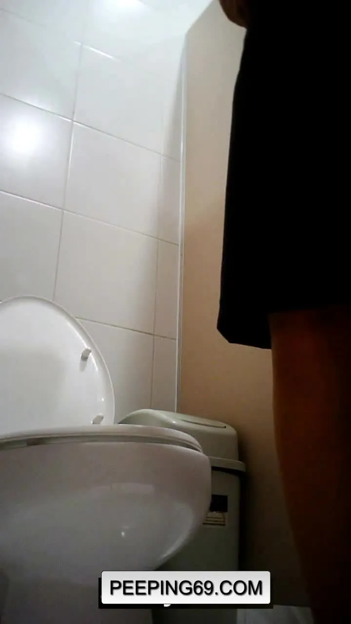 Spy toilet – Thailand girls in the bathroom #28 Spy toilet – Thailand girls in the bathroom #28