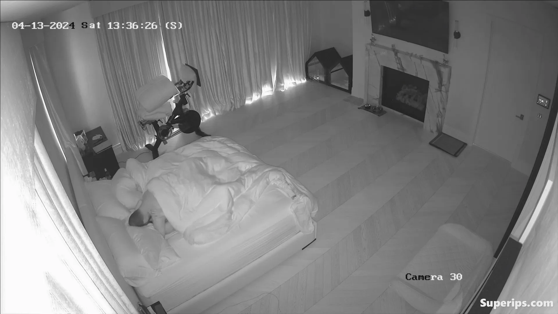 IPCAM – Rich British couple fucks in their bed IPCAM – Rich British couple fucks in their bed