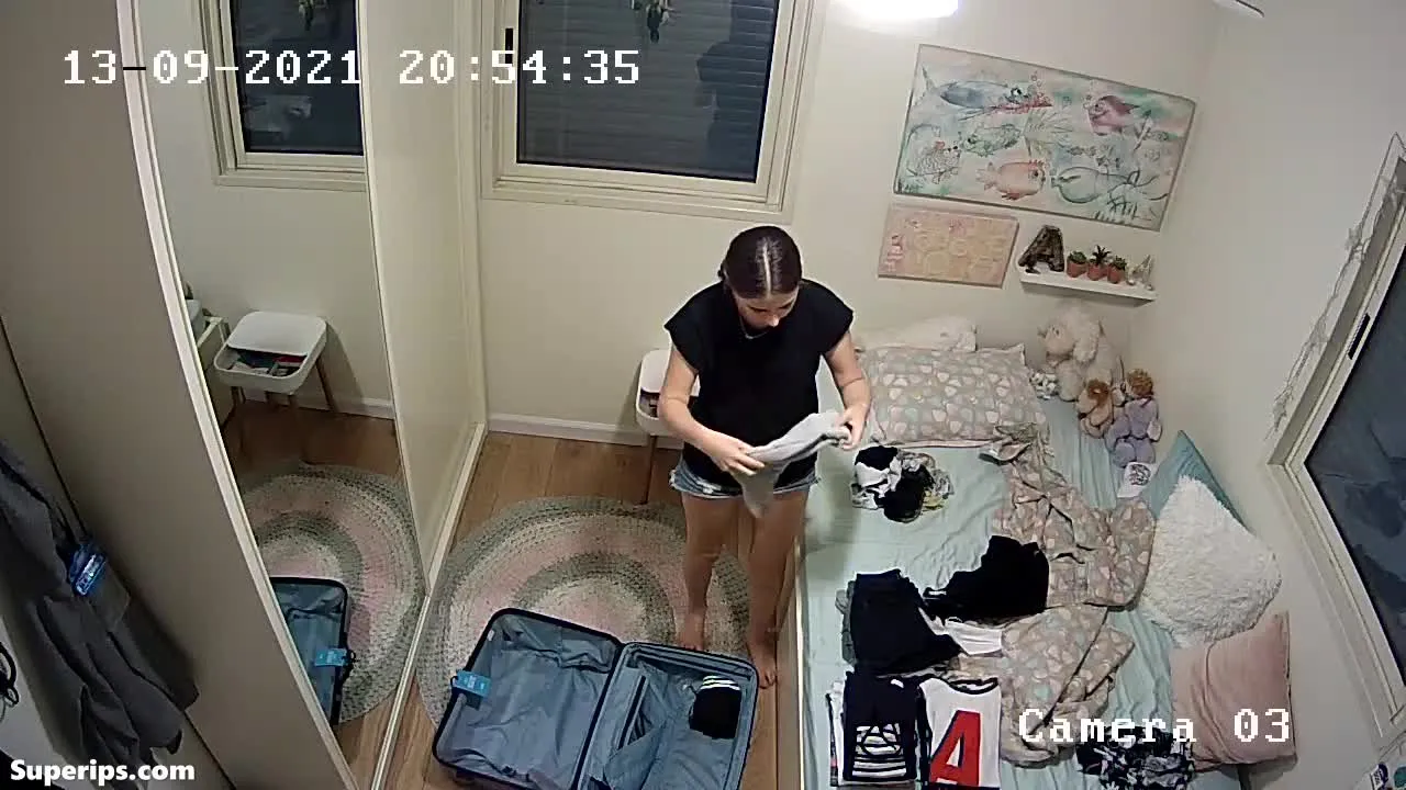 IPCAM – Routine of a French teen girl in her room IPCAM – Routine of a French teen girl in her room