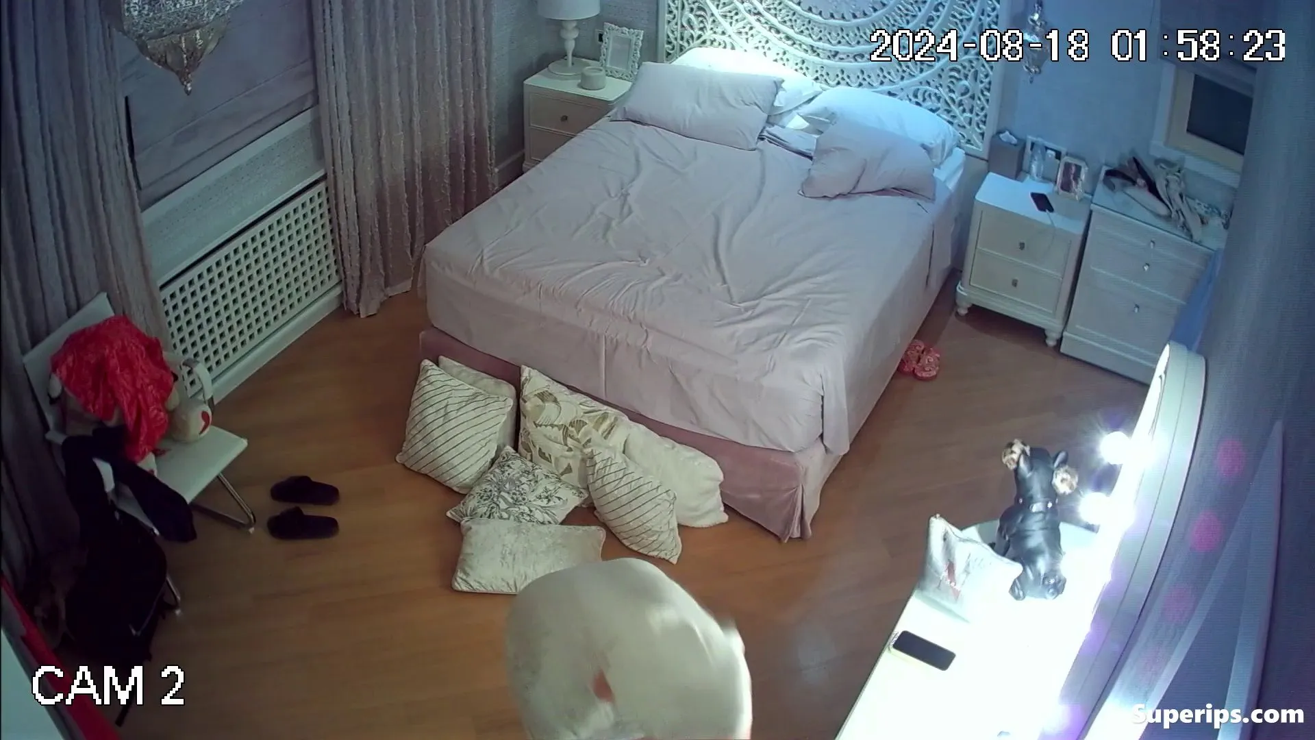 IPCAM – British twin sisters get dressed in their room IPCAM – British twin sisters get dressed in their room