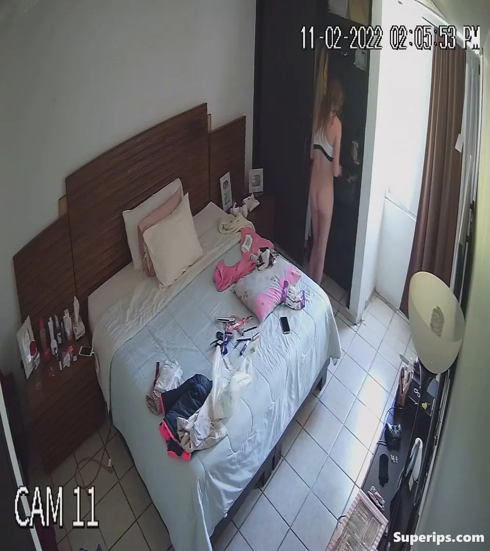 IPCAM – Young busty girl naked in her room IPCAM – Young busty girl naked in her room