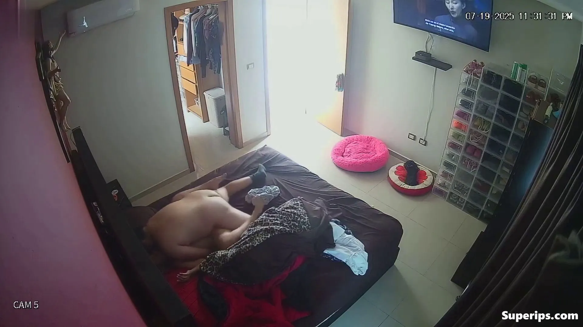 IPCAM – Mature Latina wife is penetrated in her pajamas IPCAM – Mature Latina wife is penetrated in her pajamas