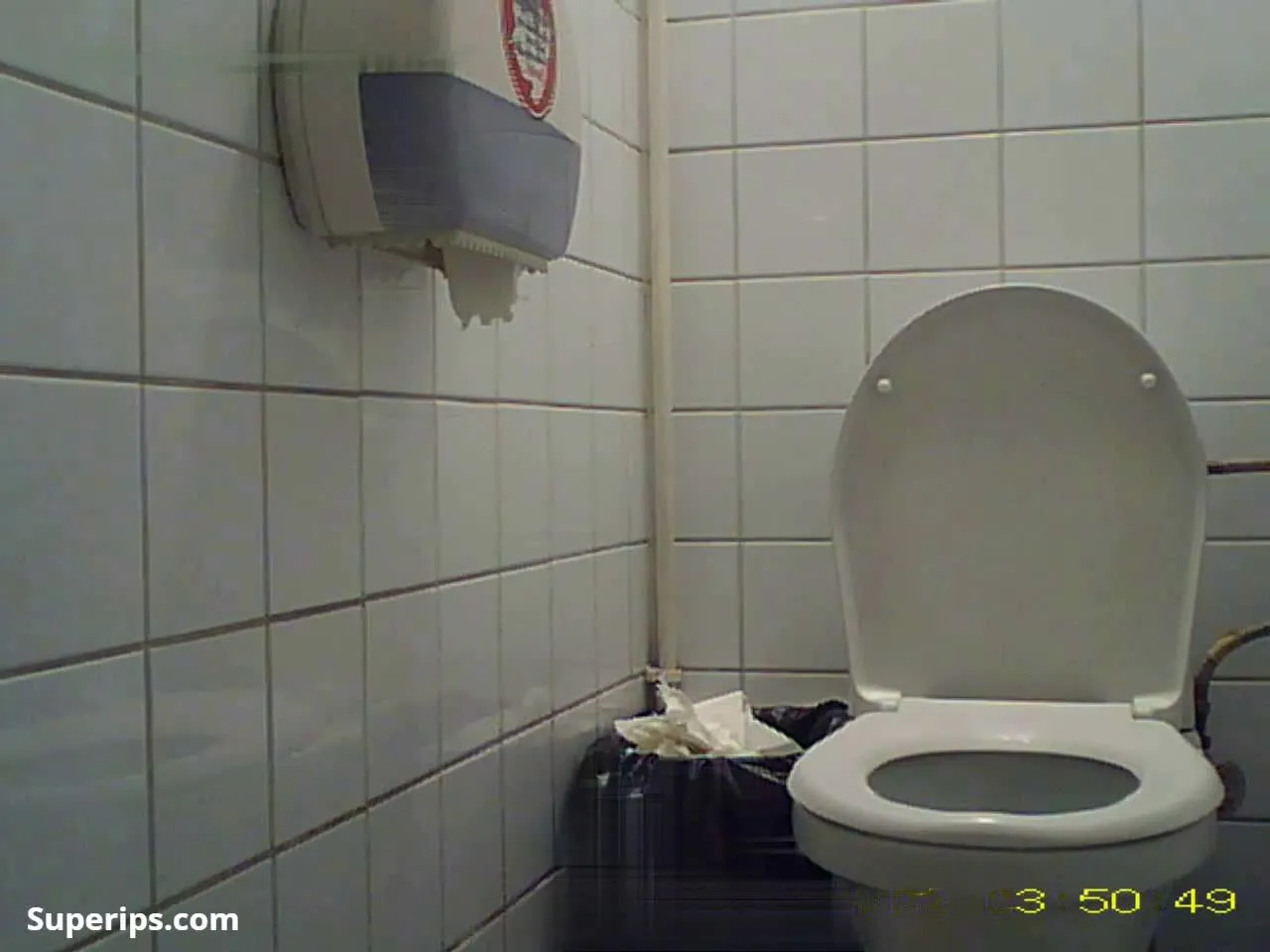 Spy Toilet – European blondes use the toilet to pee Spy Toilet – European blondes use the toilet to pee