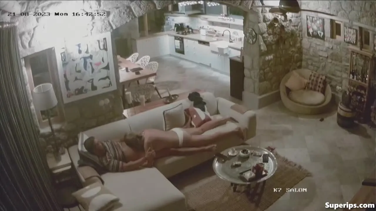 IPCAM β Mature Spanish couple fucks on the sofa IPCAM β Mature Spanish couple fucks on the sofa