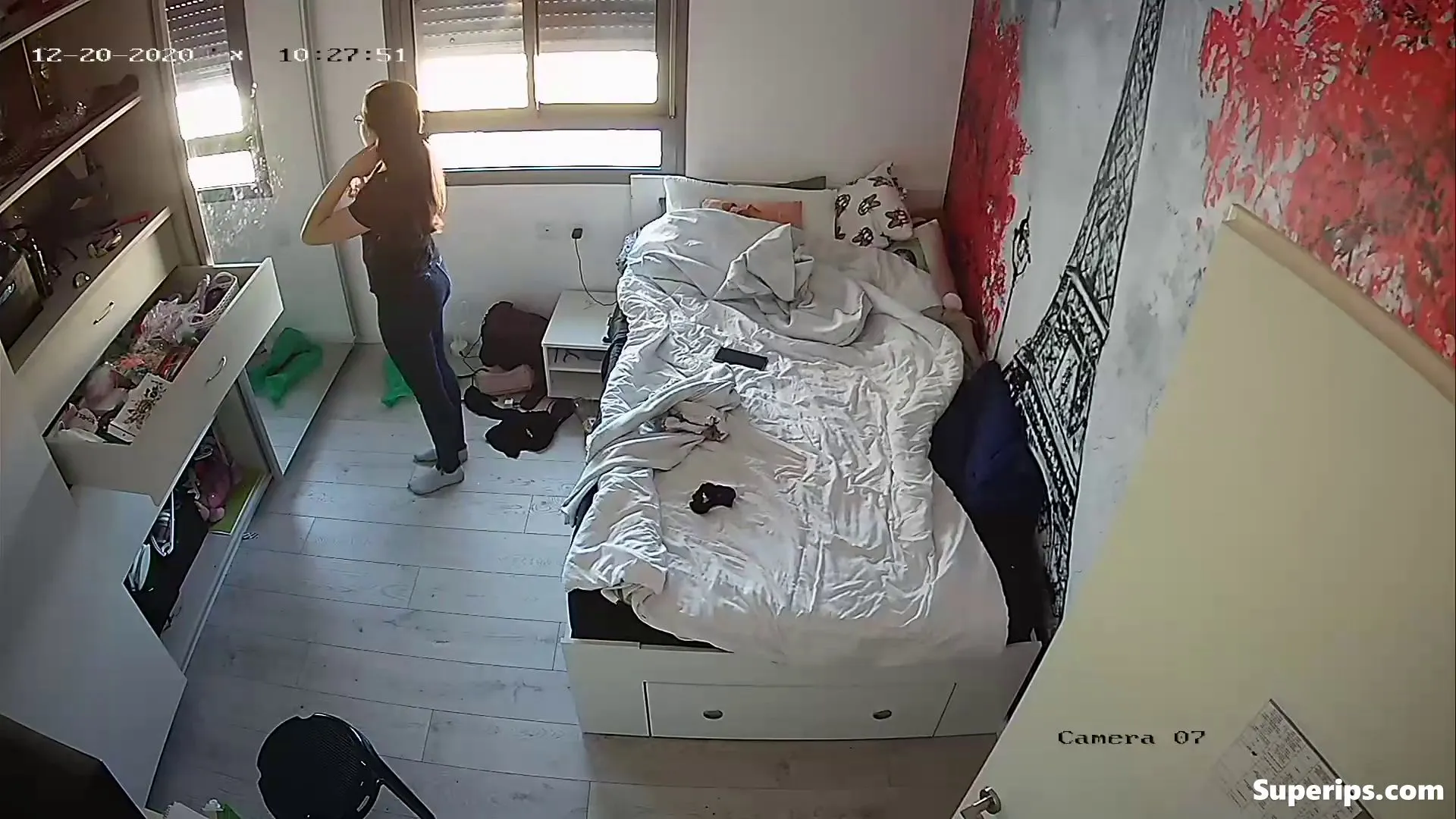 IPCAM – French teenage girl’s morning routine IPCAM – French teenage girl’s morning routine