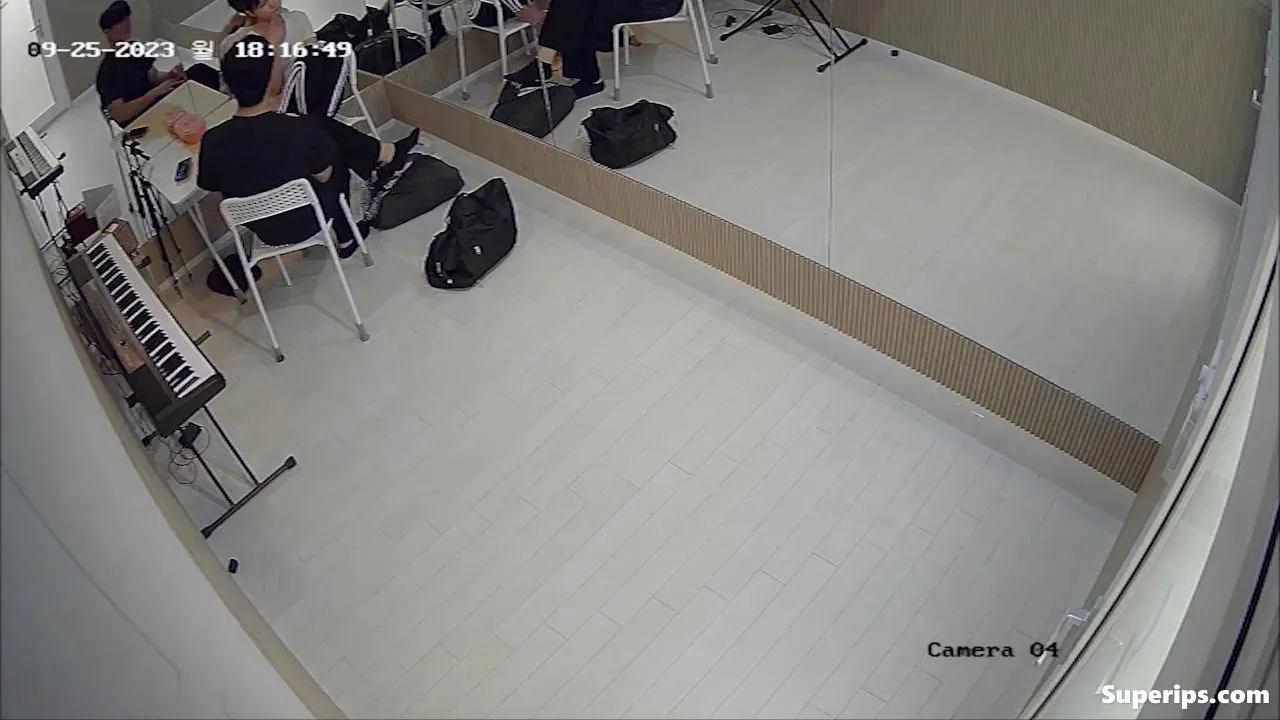 IPCAM – Korean young couple groping each other IPCAM – Korean young couple groping each other