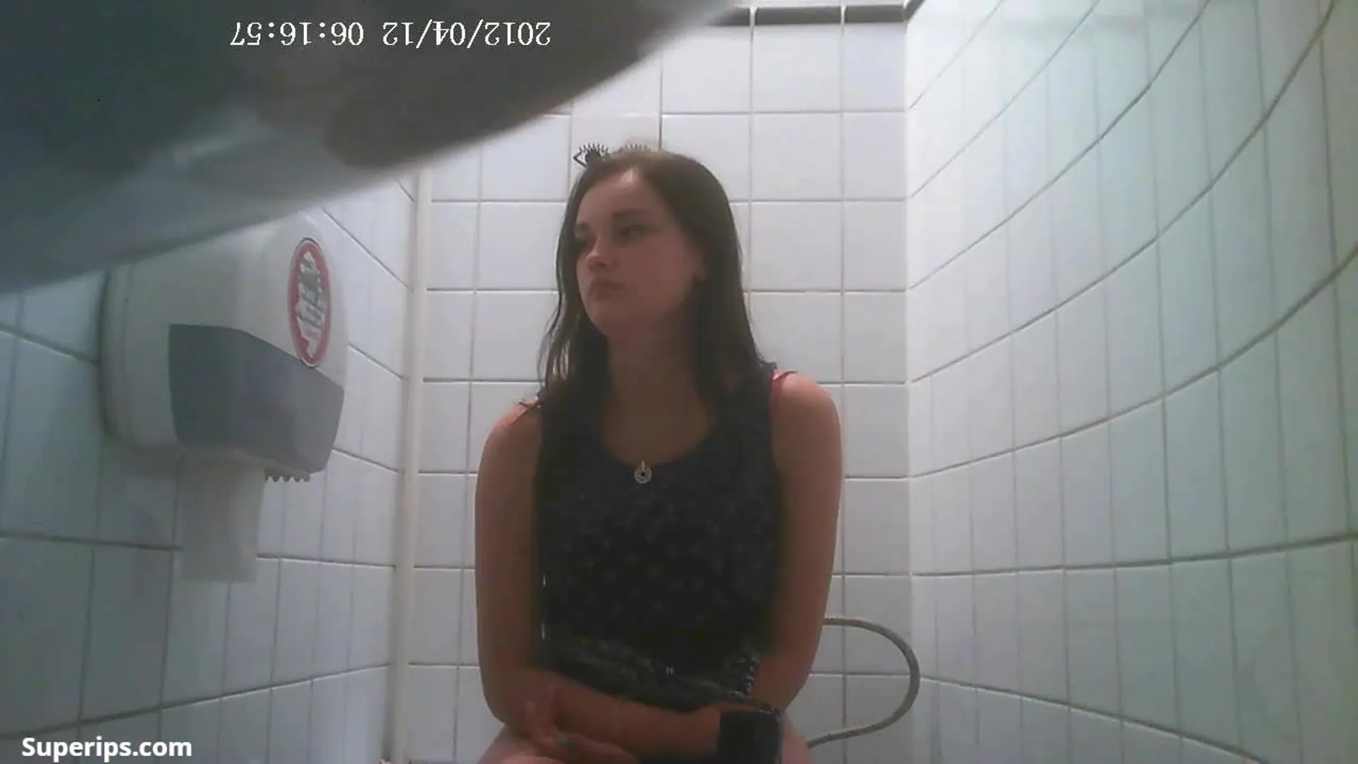 Spy Toilet – European delicacies use the public toilet Spy Toilet – European delicacies use the public toilet