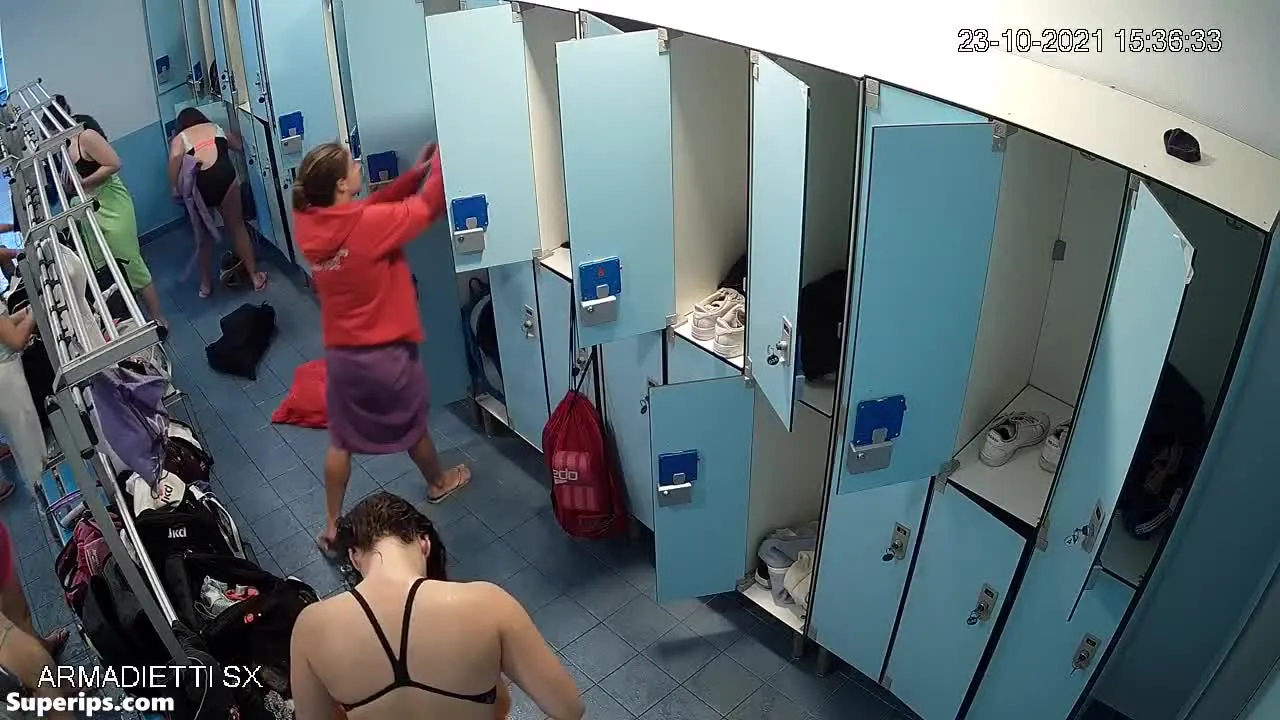 IPCAM – American teenage swimmers change into swimsuits IPCAM – American teenage swimmers change into swimsuits