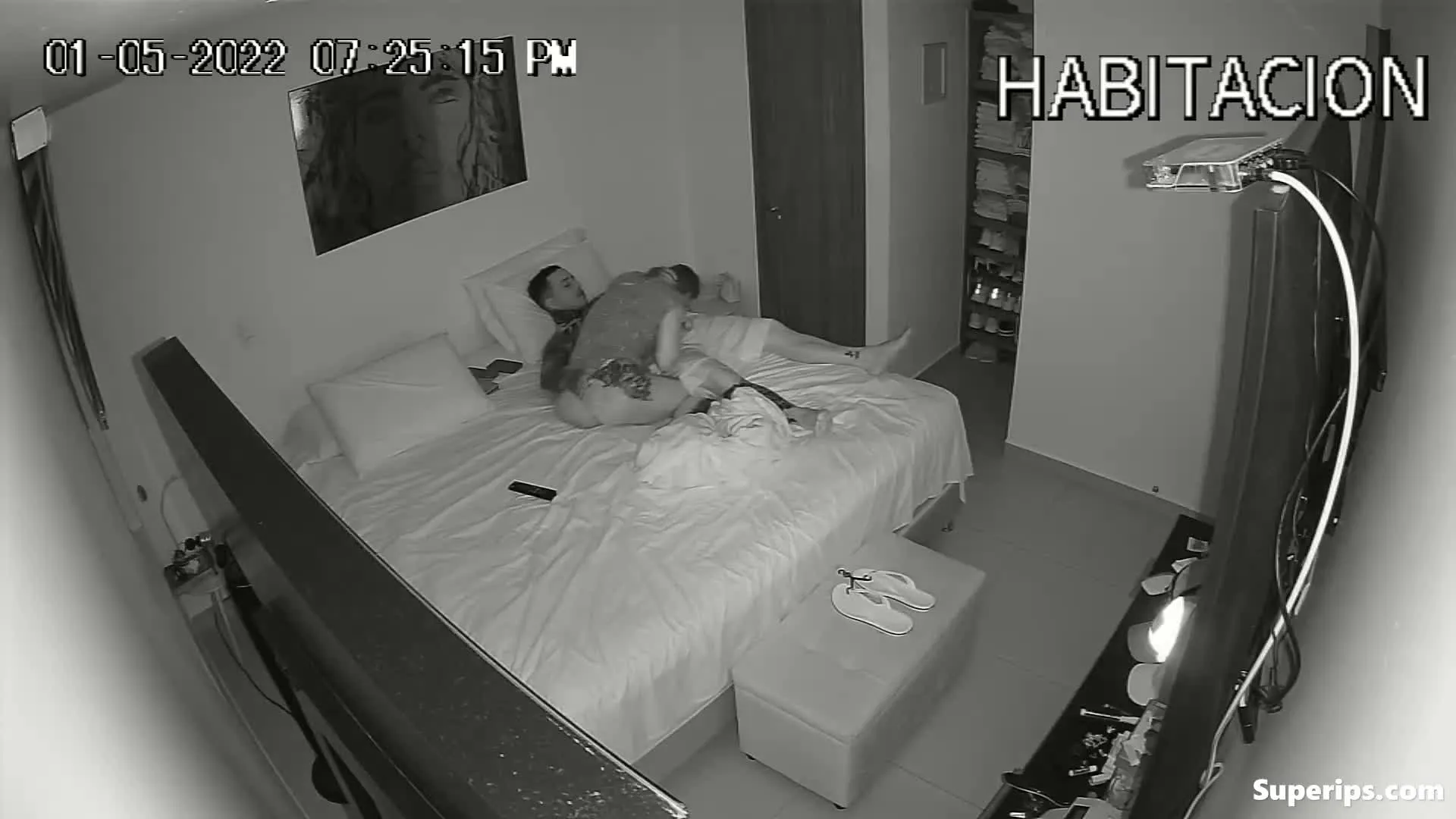 IPCAM – Latin tattooed couple fucks in their bed IPCAM – Latin tattooed couple fucks in their bed