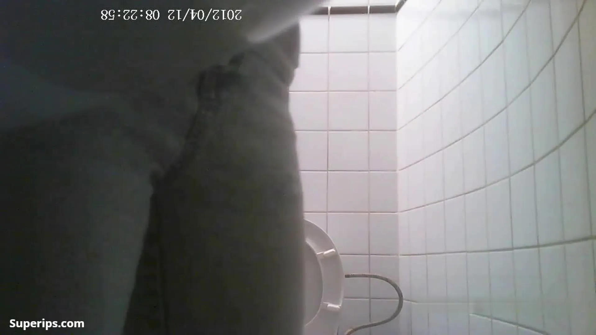 Spy Toilet – College girls use toilet Spy Toilet – College girls use toilet