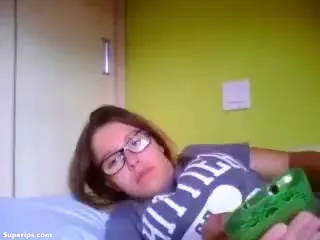 RAT Cam – Petite teen girl with glasses masturbates RAT Cam – Petite teen girl with glasses masturbates