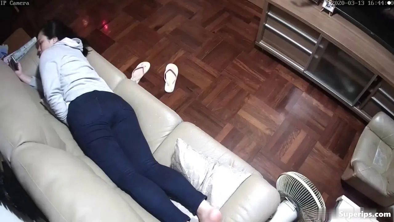 IPCAM – Korean teen girl masturbates on sofa IPCAM – Korean teen girl masturbates on sofa