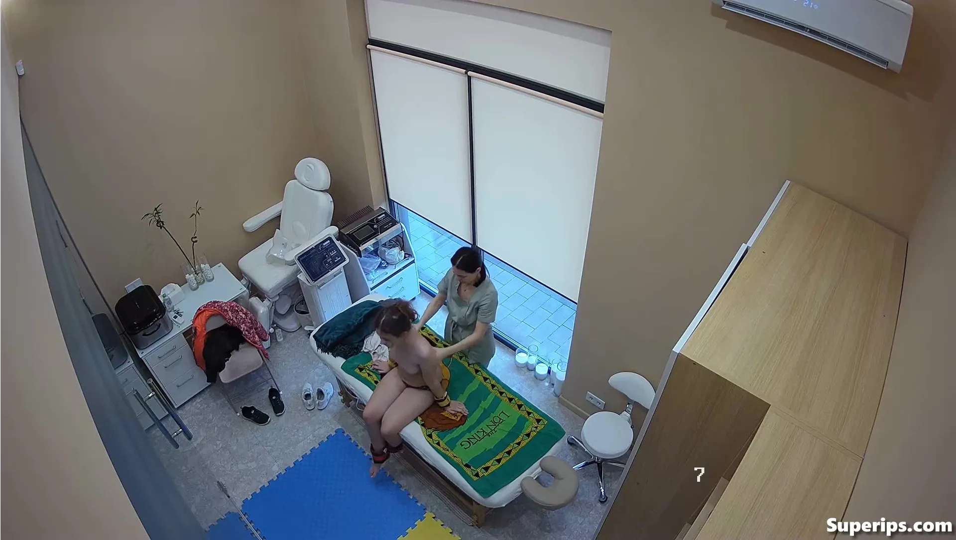IPCAM – Young American teen gets a massage IPCAM – Young American teen gets a massage