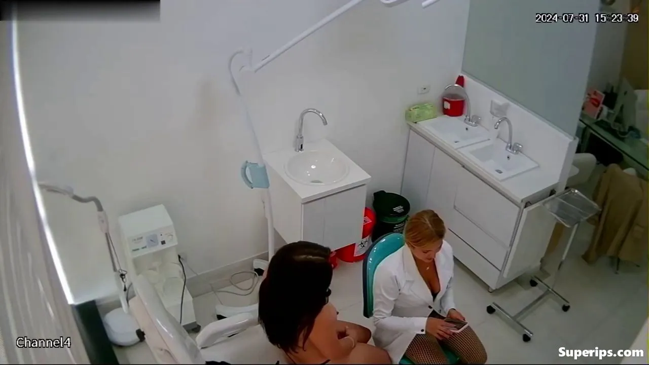 IPCAM – German lesbian doctor gropes her patient IPCAM – German lesbian doctor gropes her patient