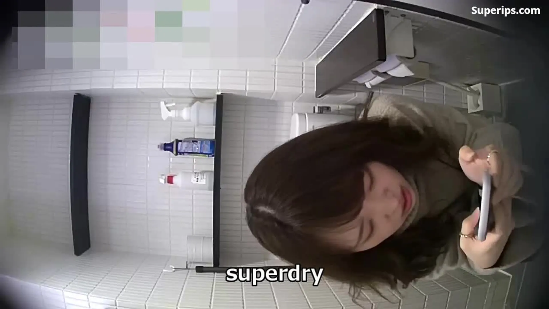 Spy Toilet – Japanese girls use the toilet of a bathroom Spy Toilet – Japanese girls use the toilet of a bathroom