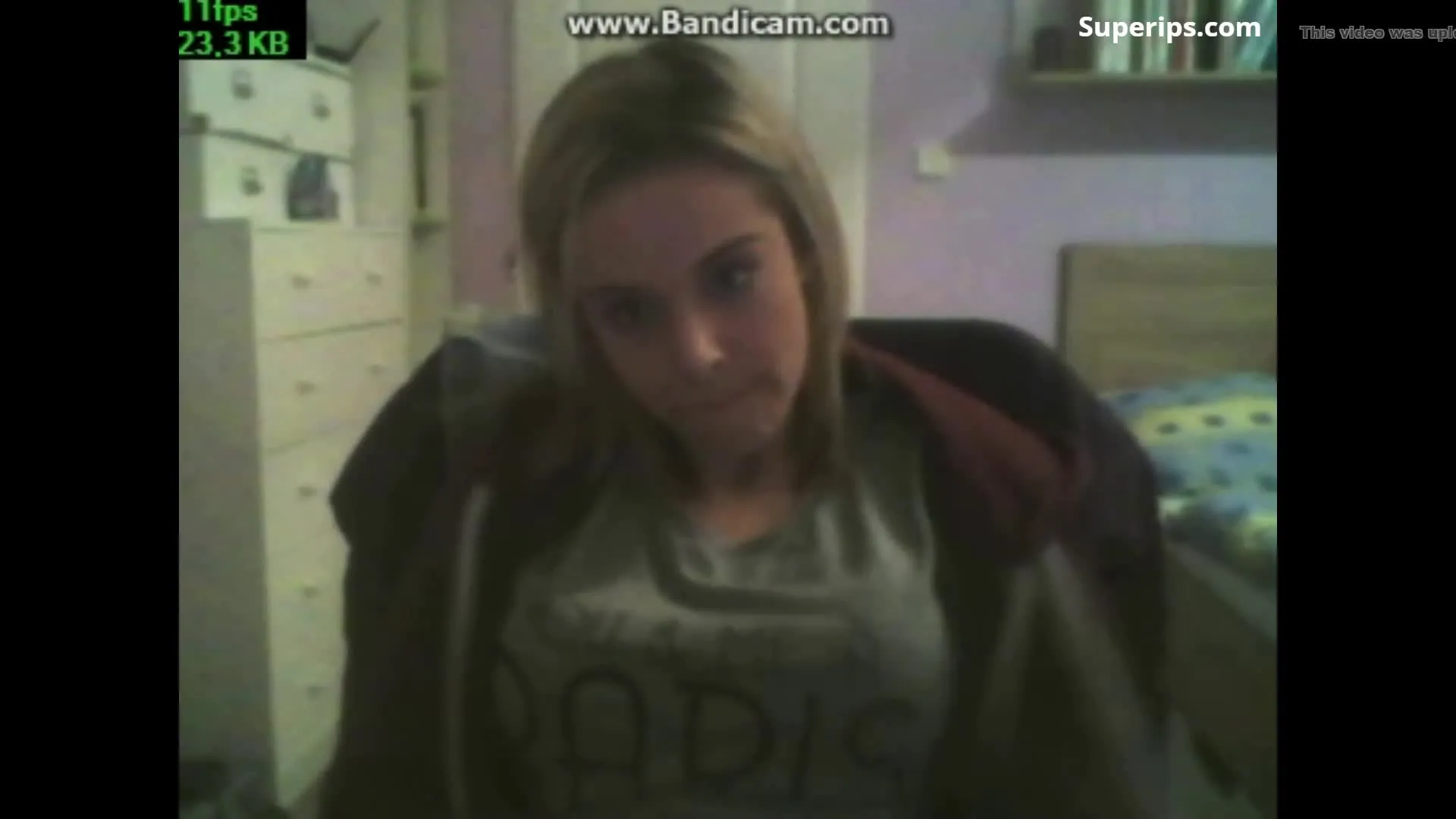 RAT webcam – Young skinny brunette girl RAT webcam – Young skinny brunette girl
