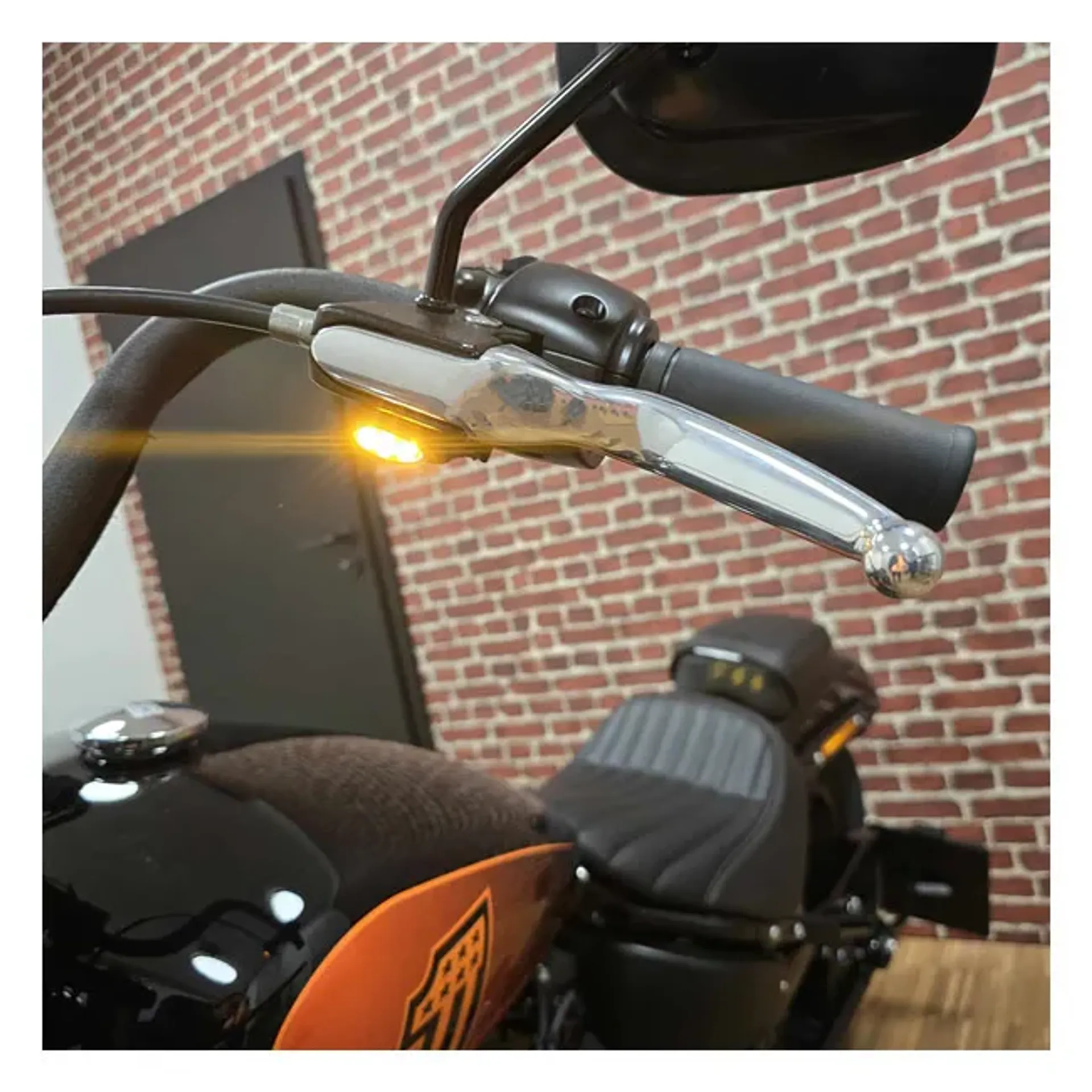 Kellermann, %27%27Dash M%27%27 turn signal. Right front
