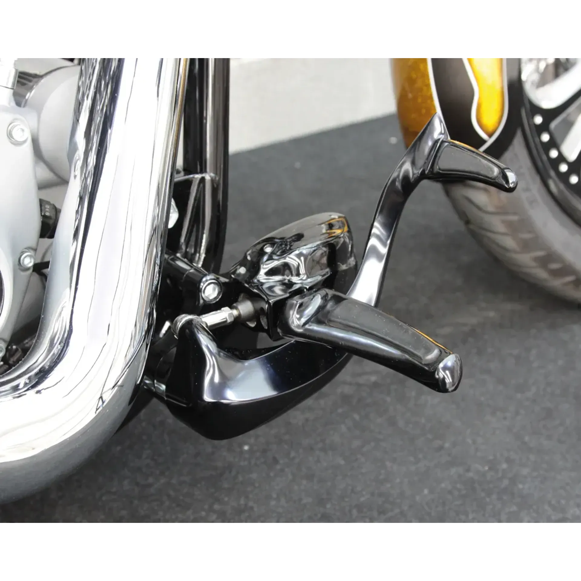 COMET FRWRD CNTRLS SOFTAIL 86-99 +3″ POL