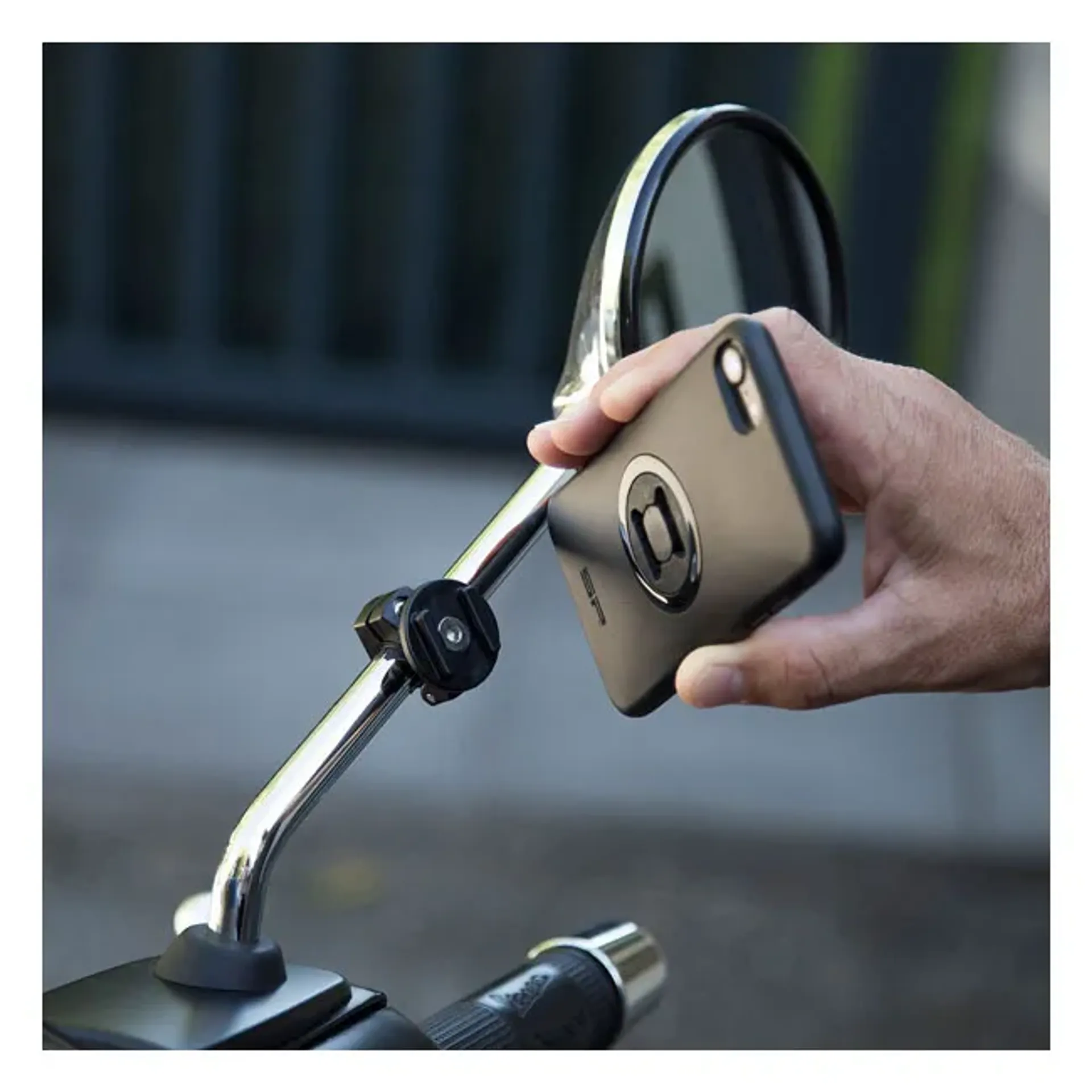 SP Connect™, mirror mount