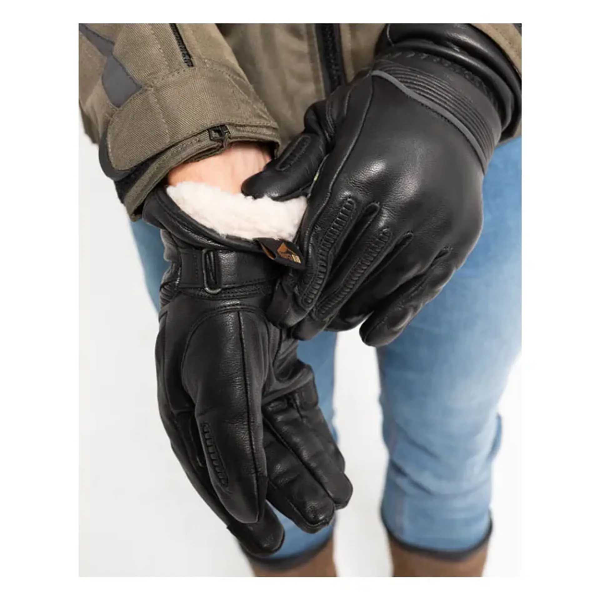 By City Lyon gloves black