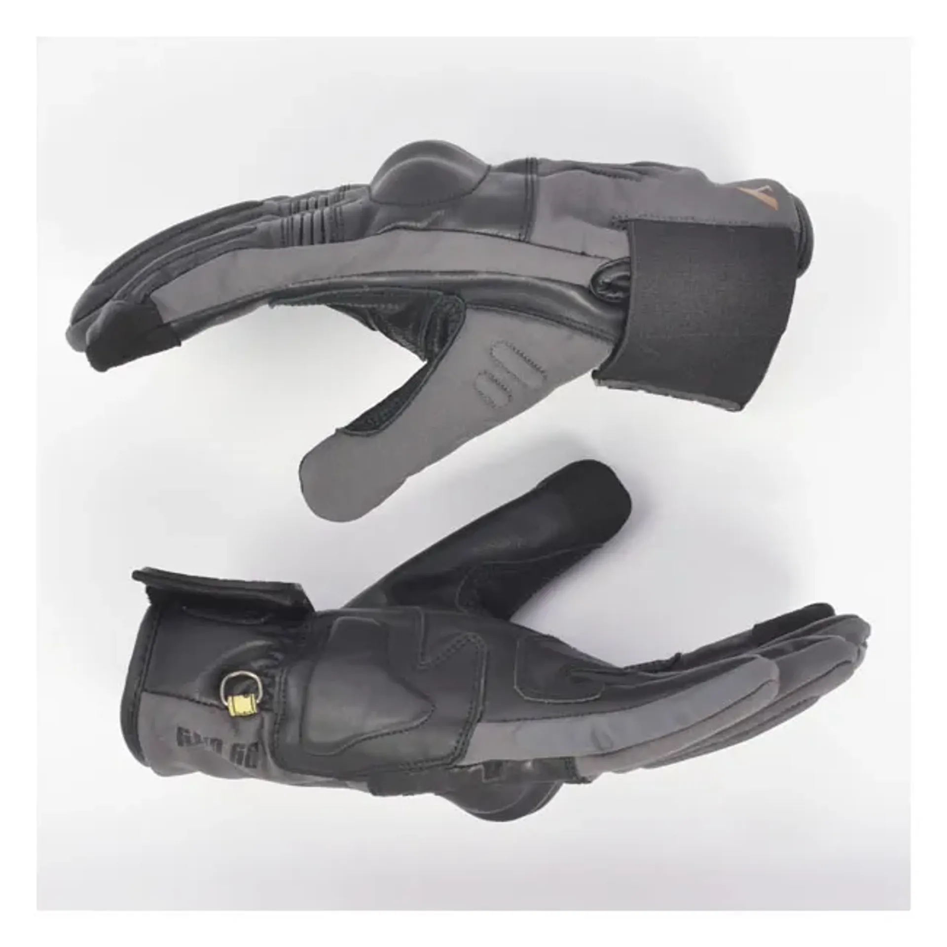 By City Artic gloves grey