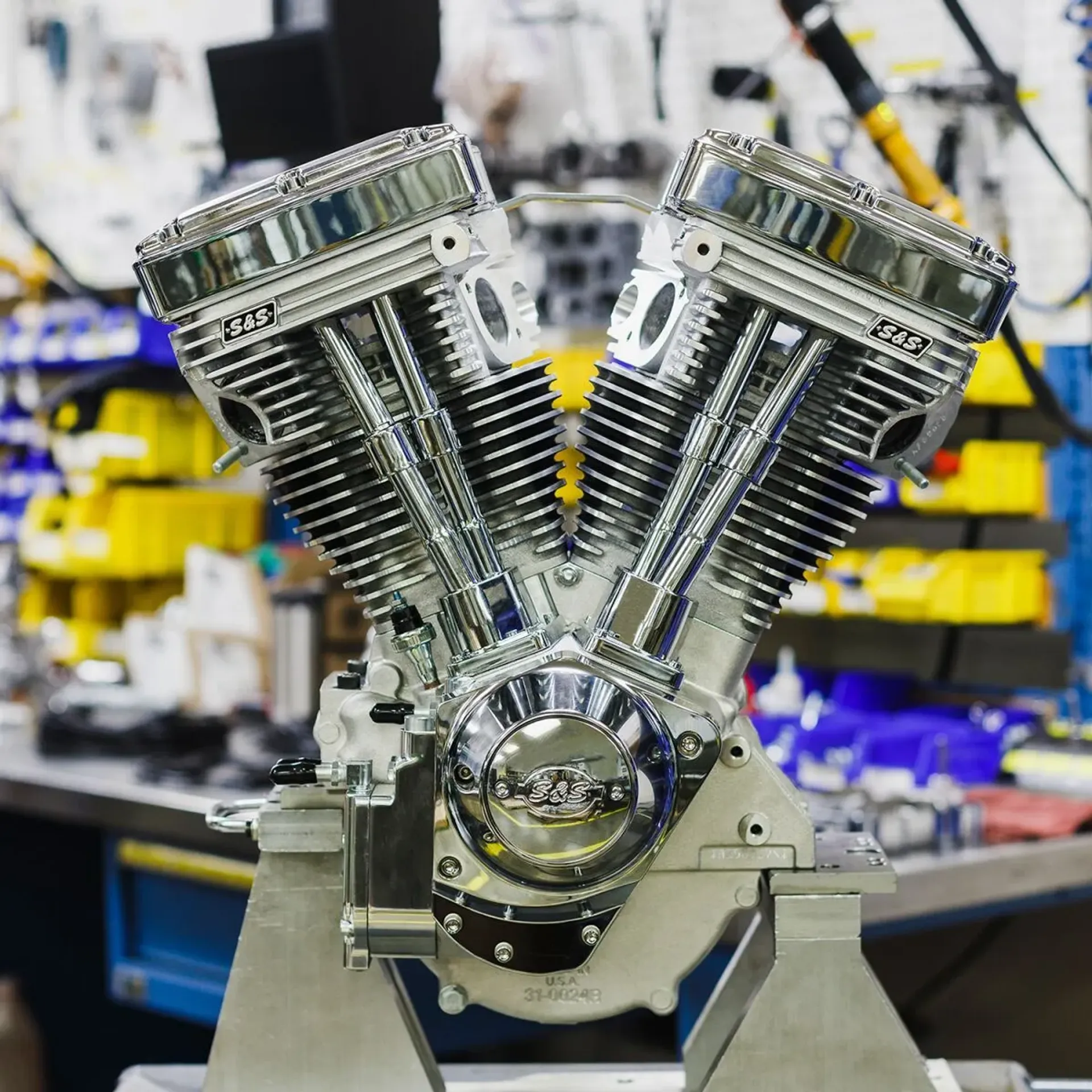 Engine V124 Chr/Nat Lb