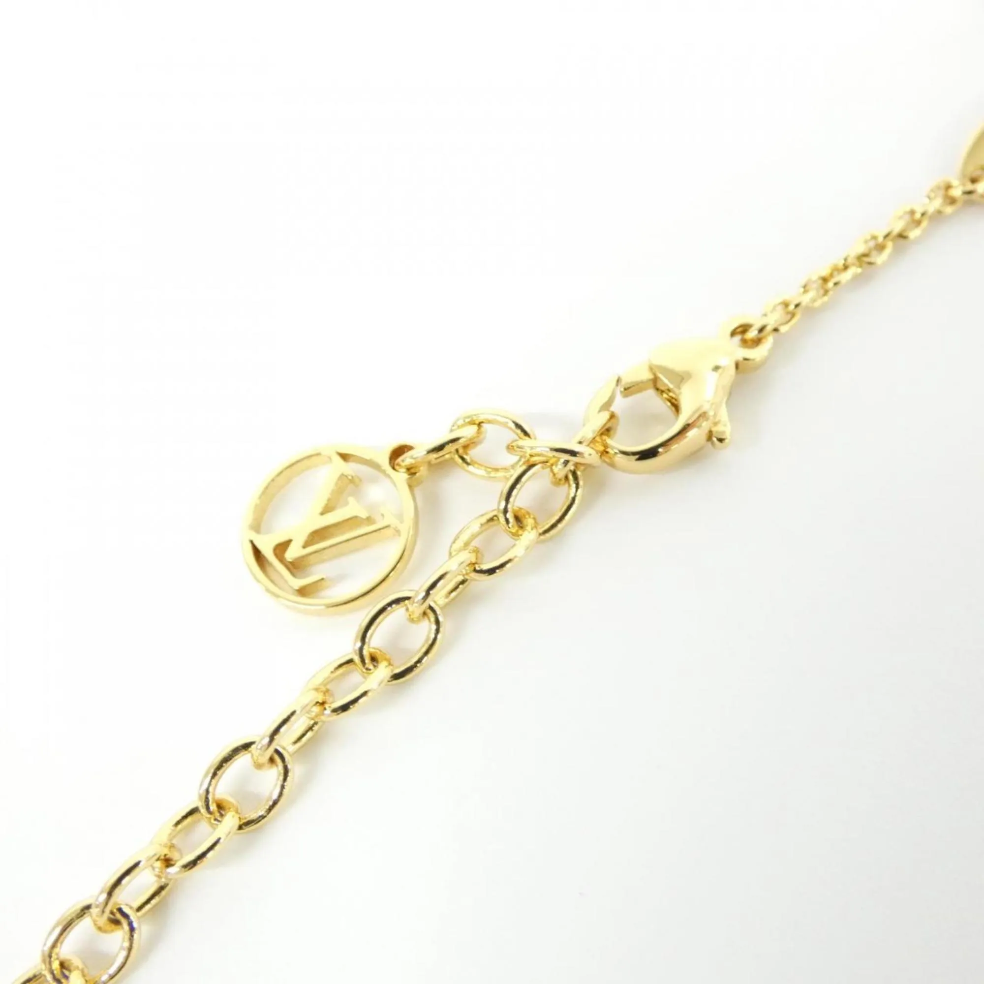 LOUIS VUITTON White Necklace