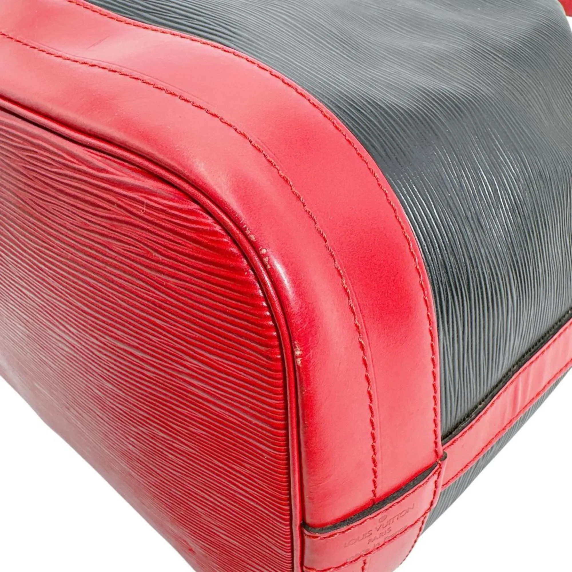 LOUIS VUITTON Black Leather Shoulder Bag