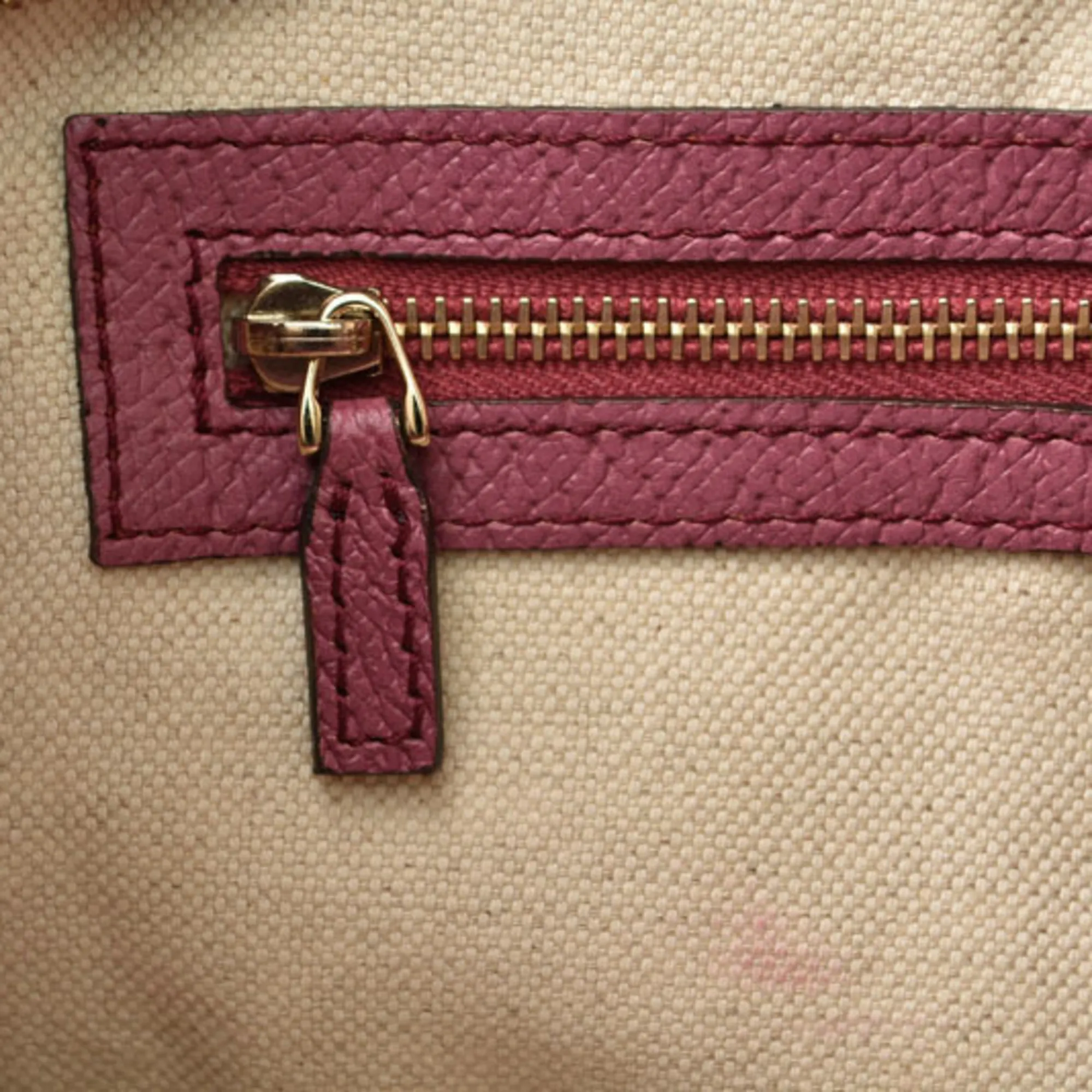 GUCCI Cream Shoulder Bag