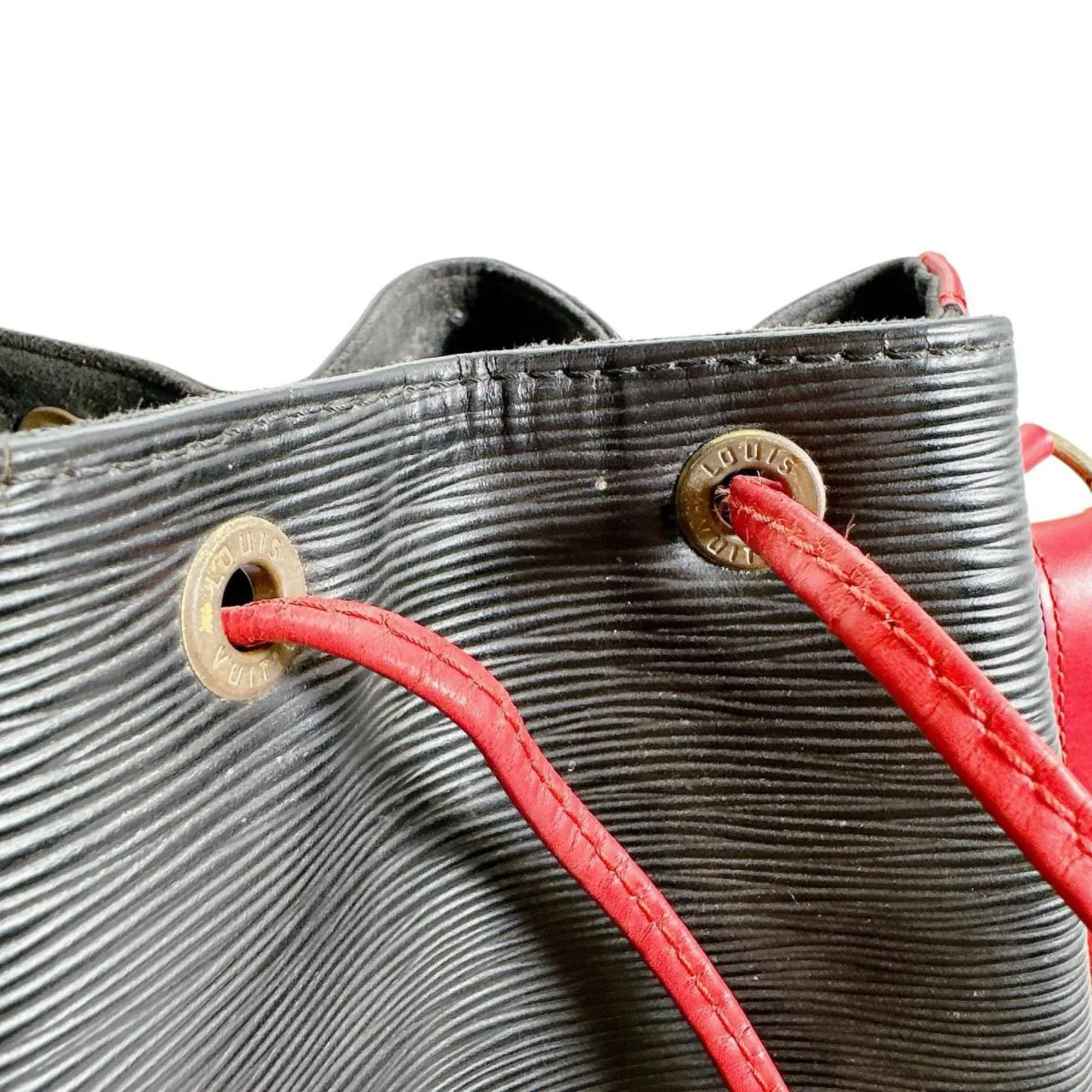 LOUIS VUITTON Black Leather Shoulder Bag