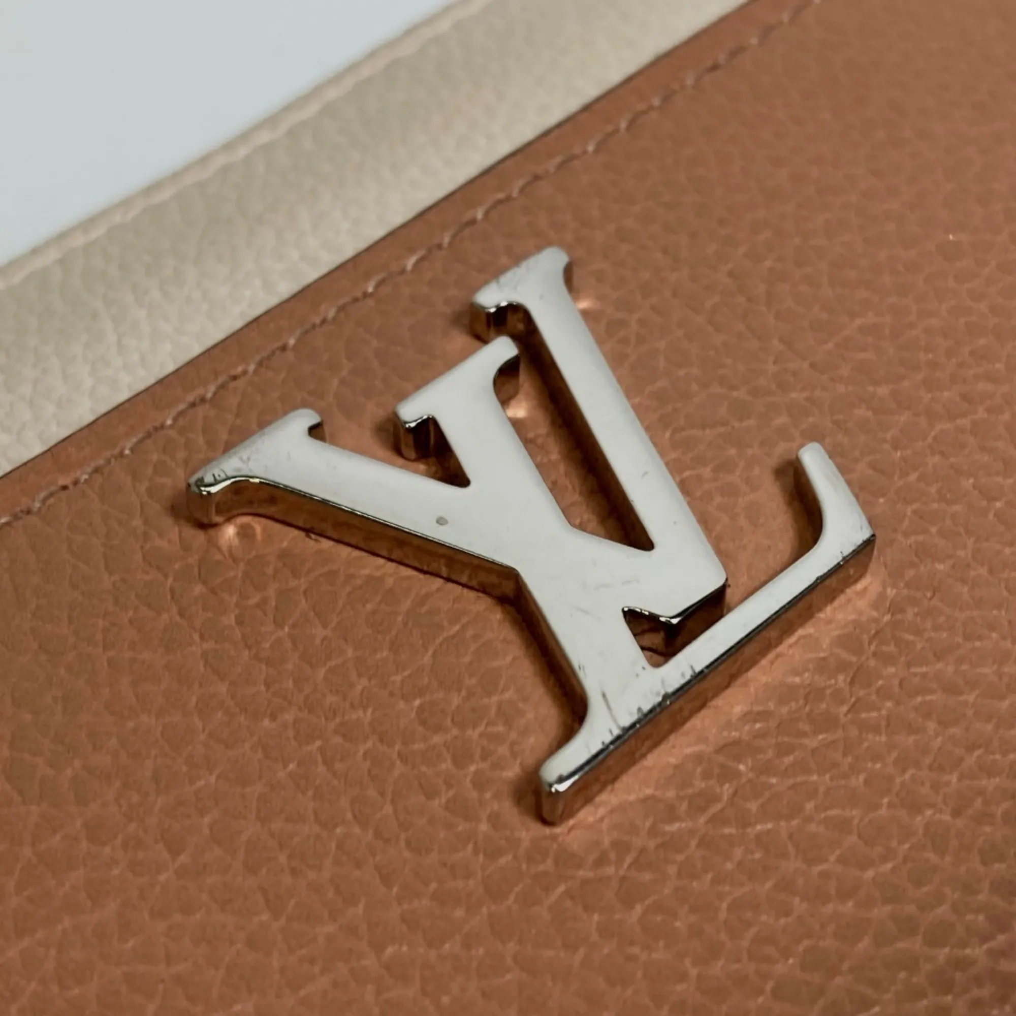 LOUIS VUITTON Cream Leather Wallet