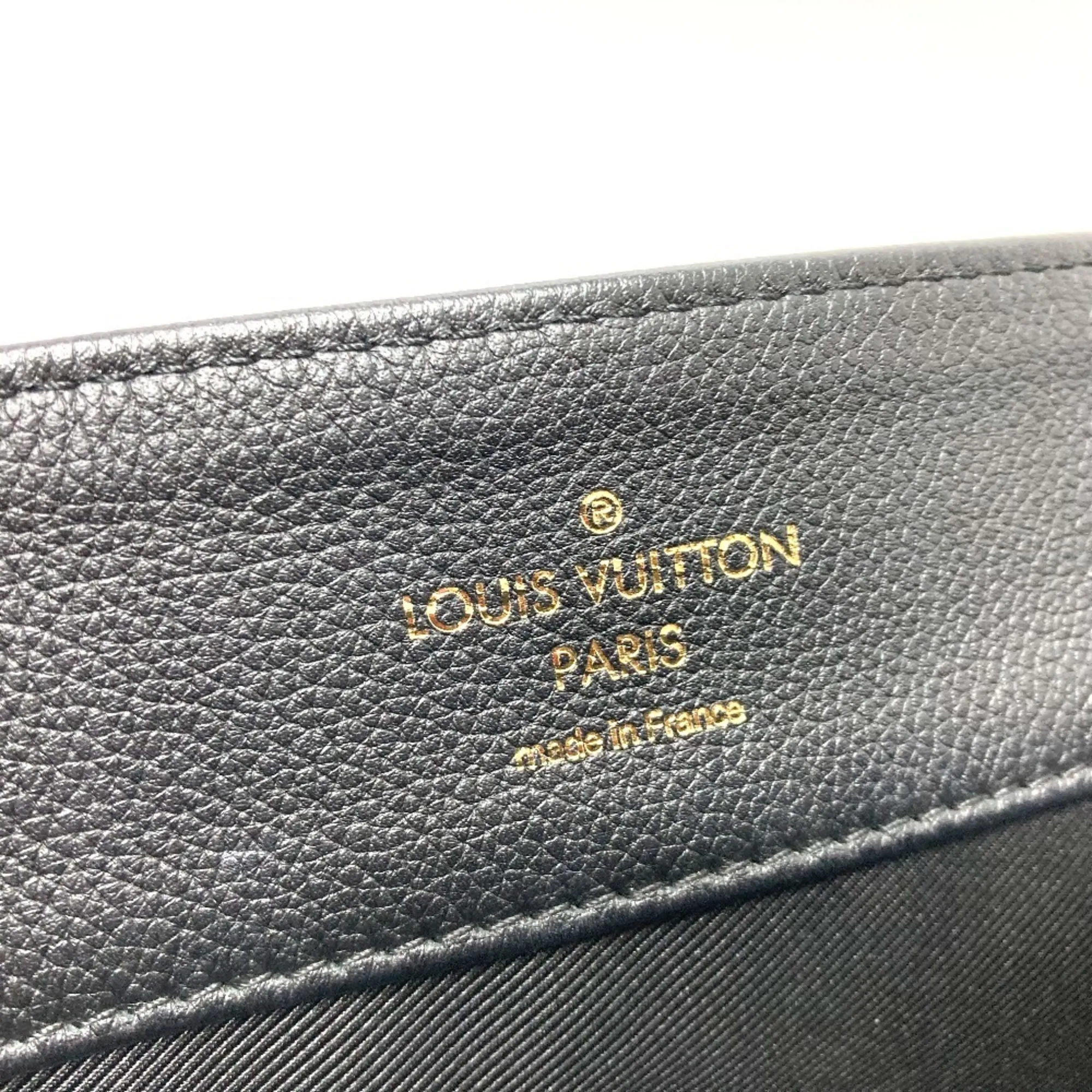 LOUIS VUITTON Black Leather Shoulder Bag