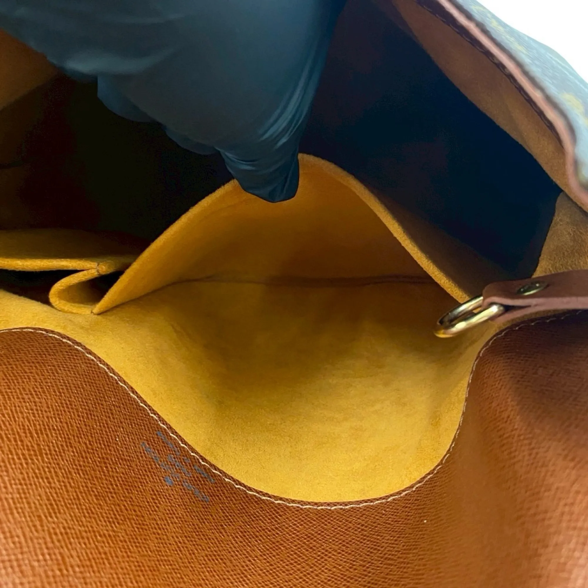 LOUIS VUITTON Brown Leather Shoulder Bag