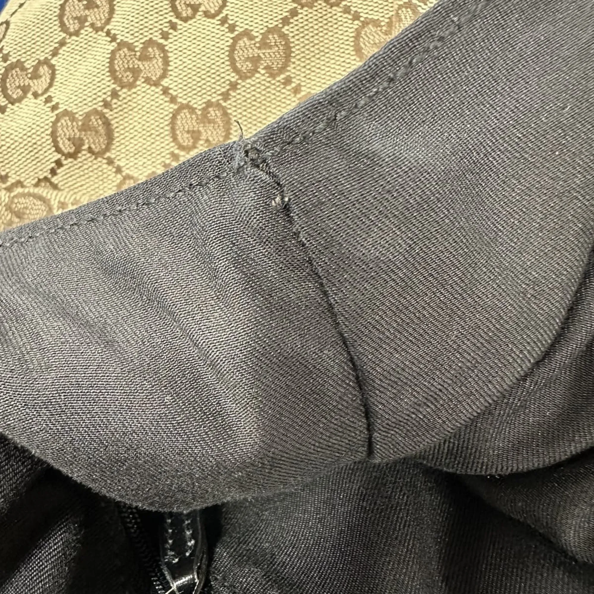 GUCCI Cream Shoulder Bag