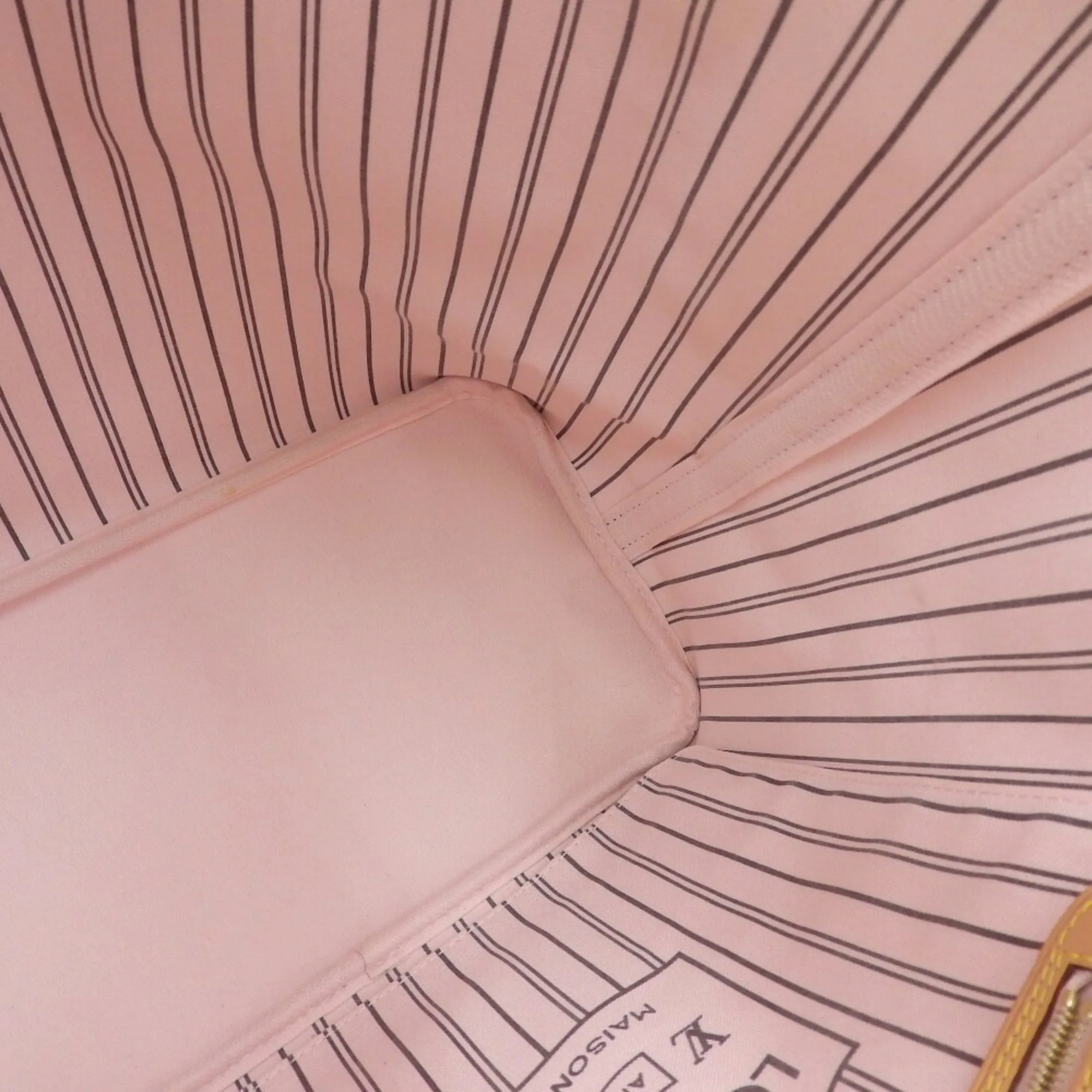 LOUIS VUITTON Pink Monogram Neverfull MM Tote Bag