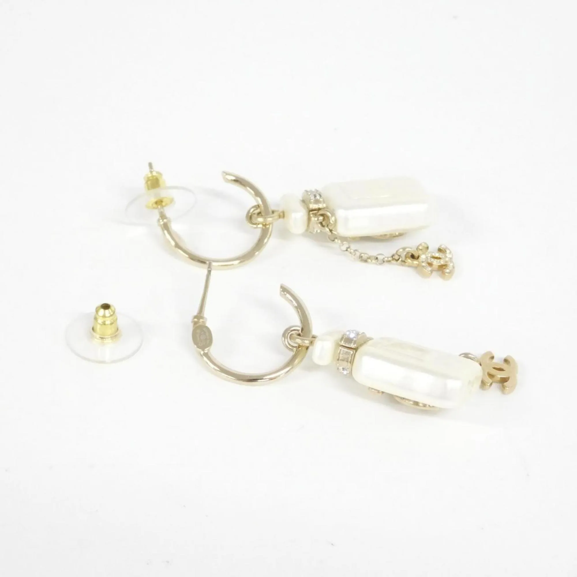 CHANEL White Earrings