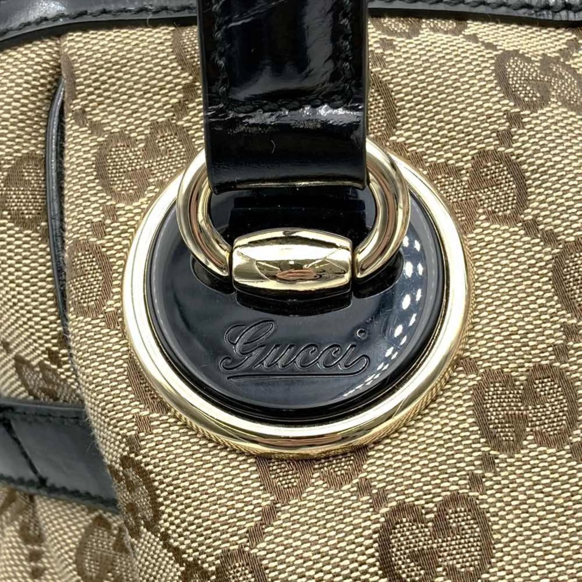 GUCCI Cream Shoulder Bag