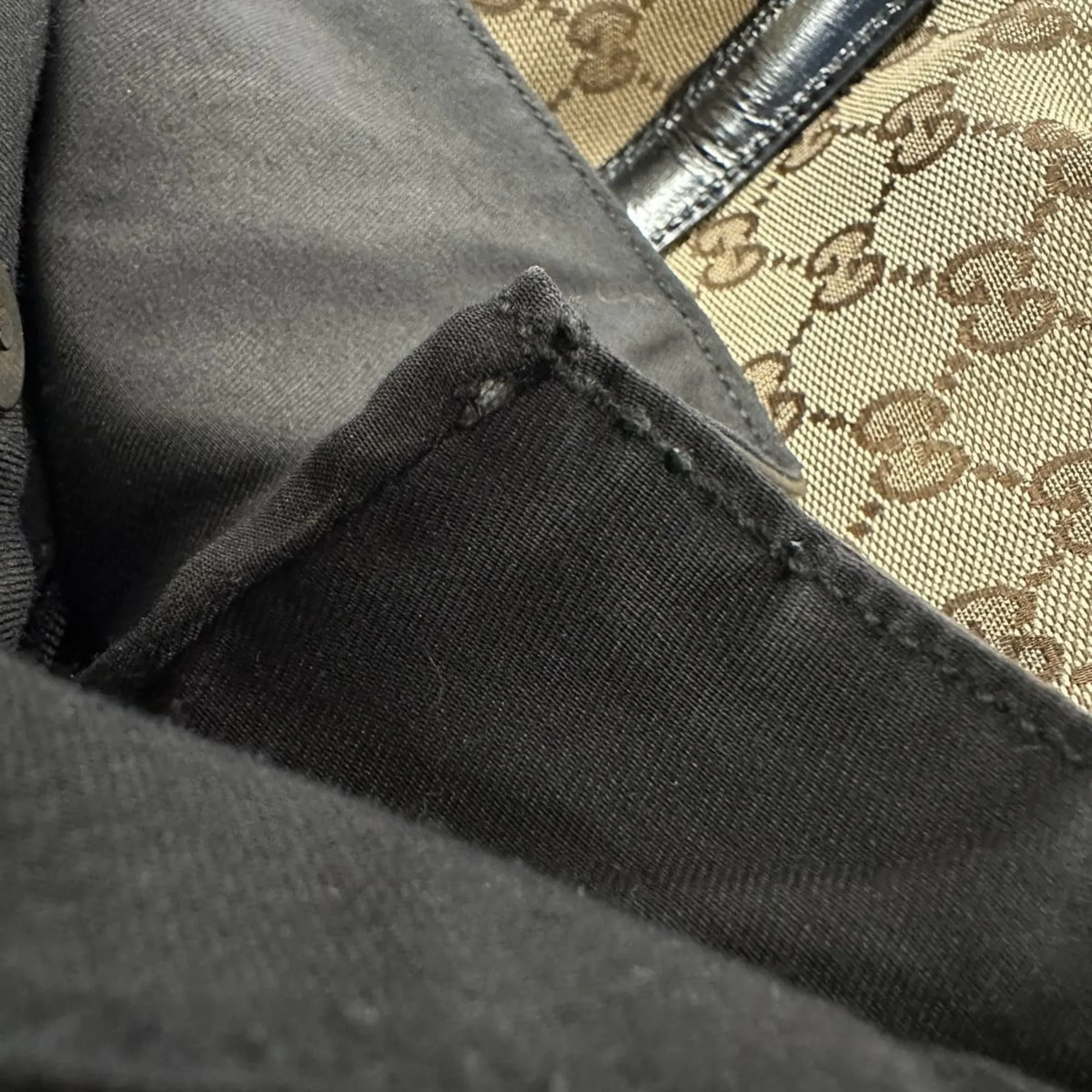 GUCCI Cream Shoulder Bag