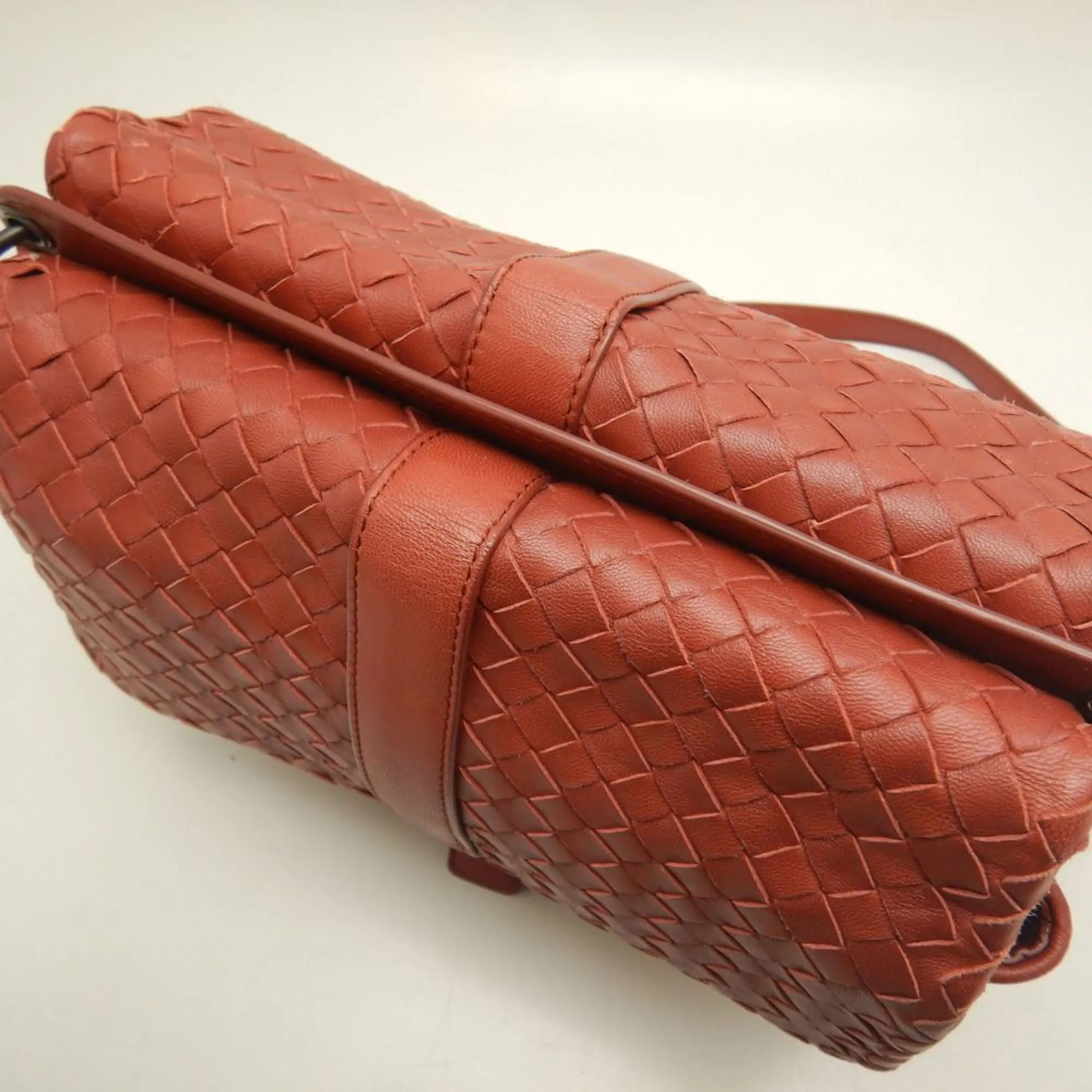 BOTTEGA VENETA Red Leather Intrecciato Shoulder Bag