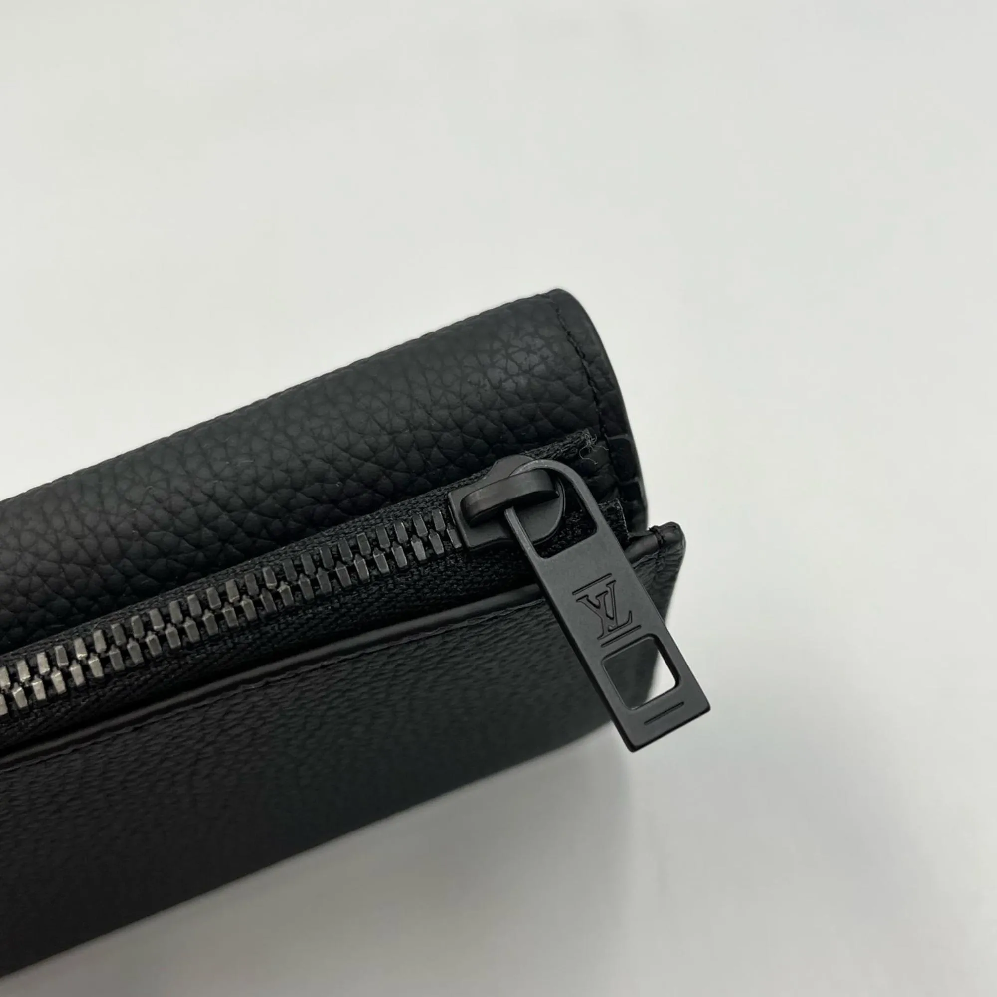 LOUIS VUITTON Black Leather Wallet